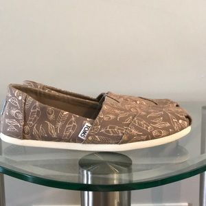 TOMS shoes 👟 size W8